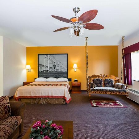 Hotel Super 8 By Wyndham Salina Esterno foto