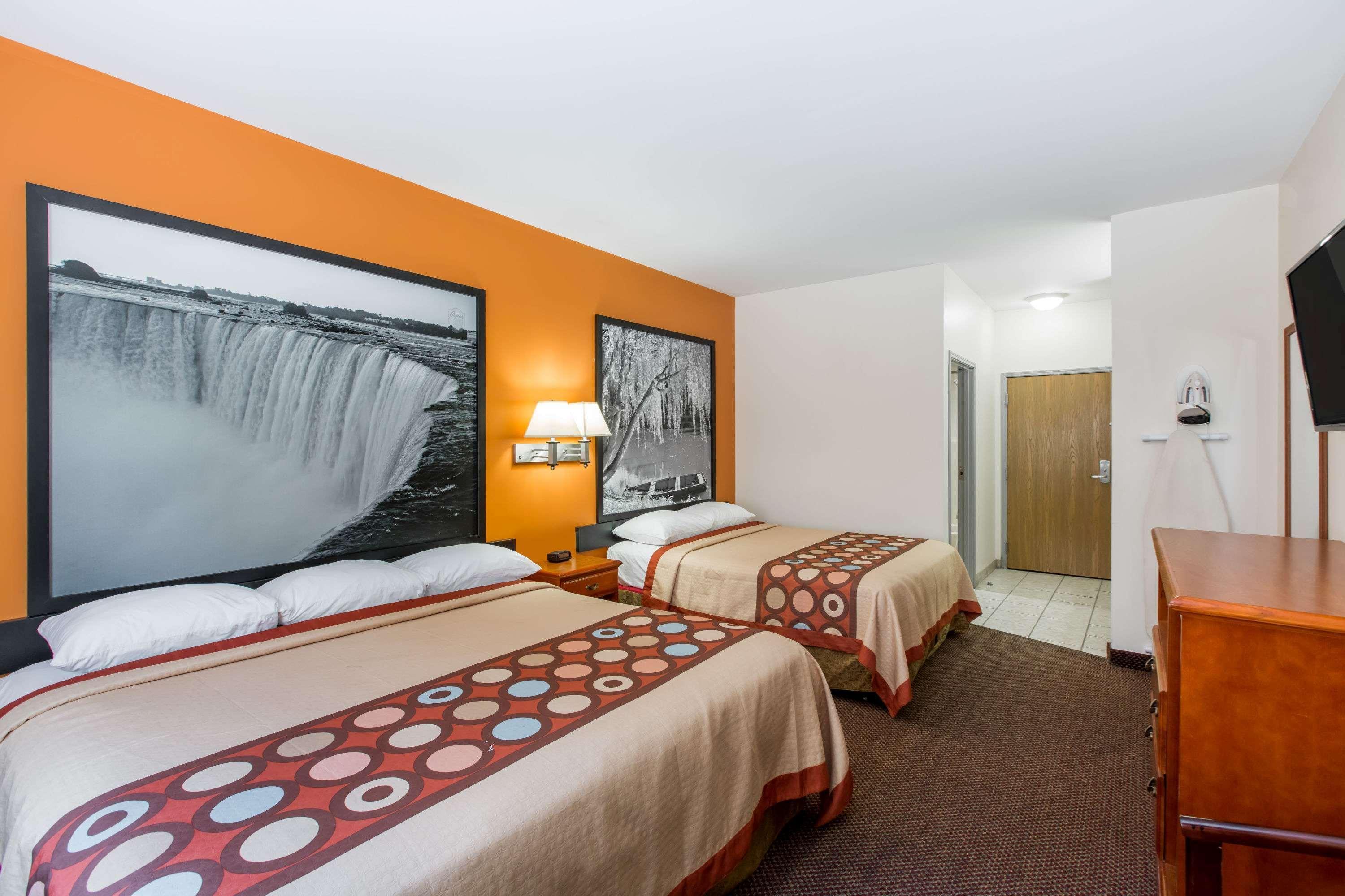 Hotel Super 8 By Wyndham Salina Esterno foto