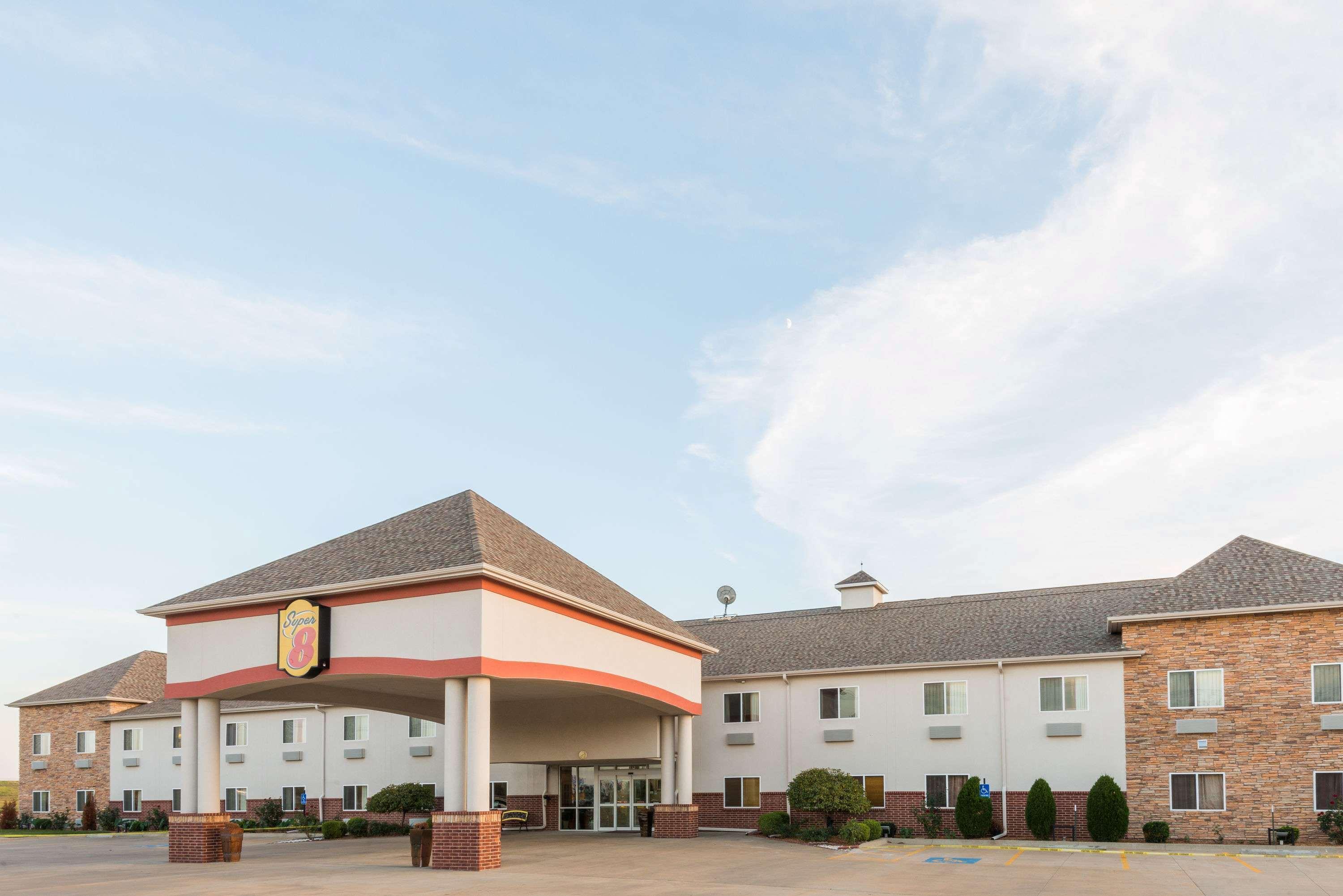 Hotel Super 8 By Wyndham Salina Esterno foto